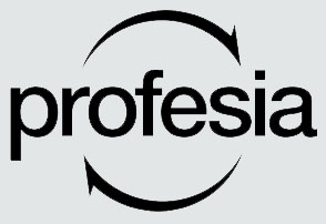 De afbeelding toont het woord 'profesia' in kleine zwarte letters, met gebogen pijlen die een cirkelvorm rond de tekst vormen, wat het concept van een continue cyclus of stroom suggereert. Dit doet denken aan hoe mos gedijt in de natuur, in navolging van de patronen die te zien zijn in een BEMOSS moswand. De achtergrond is lichtgrijs.