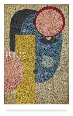 Abstracte Toril van BEMOSS, met een gestructureerd, kleurrijk ontwerp met overlappende geometrische vormen in de kleuren blauw, geel, roze en zwart op een beige achtergrond. Dit stuk voegt een modern tintje toe, vergelijkbaar met dat van een moschilderij.