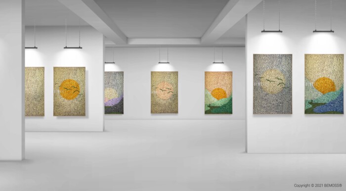 Een galerie voor moderne kunst met verschillende abstracte schilderijen op witte muren. Elk schilderij heeft een op de natuur geïnspireerd ontwerp met elementen zoals de zon, vogels en landschappen. De ruimte is goed verlicht, waardoor details in elk kunstwerk worden geaccentueerd en een prachtig abstract Montejo-middelpunt wordt aangevuld.
