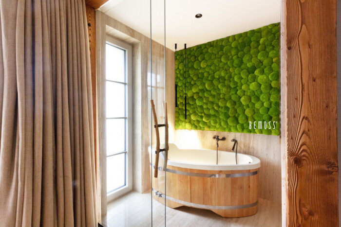 Click to view project – Bolmosschilderij in de badkamer