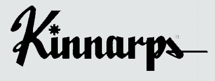De afbeelding toont het Kinnarps-logo, weergegeven in een zwart, cursief lettertype. De letter 
