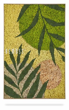 Een op de natuur geïnspireerd kunstwerk aan de muur met grote groene bladeren op een gestructureerde, veelkleurige achtergrond met vormen in groen, geel en beige. Het woord "BEMOSS" wordt in witte letters aan de linkerkant weergegeven. Dit abstracte Oveja-kunstwerk is omlijst met een eenvoudige houten rand.