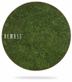 Een Mosschilderij cirkel FLATMOSS met een weelderige, groene textuur wordt weergegeven tegen een witte achtergrond. Het woord "BEMOSS" staat in het wit geschreven aan de linkerkant van de cirkel. Het stuk werpt er een subtiele schaduw onder, waardoor diepte en dimensie wordt toegevoegd aan de elegante moswandkunst.