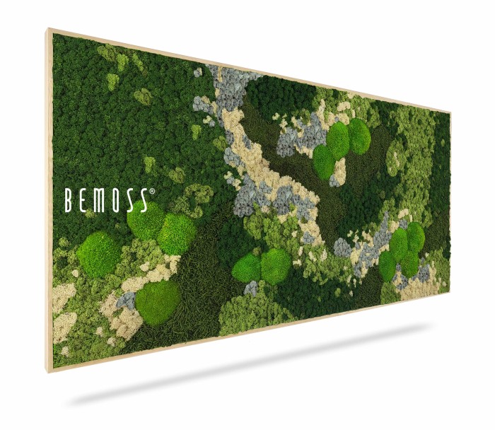 Rechthoekige muurkunst met een levendig, gestructureerd patroon van groen BEMOSS-mos en korstmos in verschillende tinten en maten, gerangschikt om een abstract landschap te creëren. De Mosschilderij BEMOSS® ORTHO ICE is aan de linkerkant voorzien van het merk 