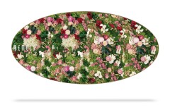 Een ovaalvormig bloemenarrangement met een verscheidenheid aan kleurrijke bloemen, waaronder roze, rode en witte bloesems, samen met groen blad. Op de linkerkant staat het woord "BEMOSS" gedrukt. Een subtiele schaduw aan de onderkant creëert de illusie van zweven, wat doet denken aan een delicate Mosschilderij PLANTEN Lomo.